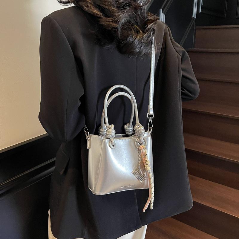 Summer small bag women's new versatile shoulder messenger bag popular portable bucket bag