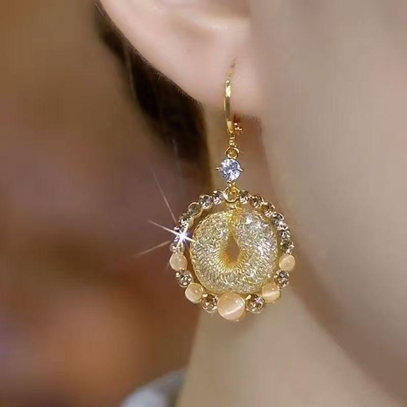 Elegant Double-Circle Rhinestone Cat's Eye Ear Cuffs - Women's Luxury Fashion Earrings