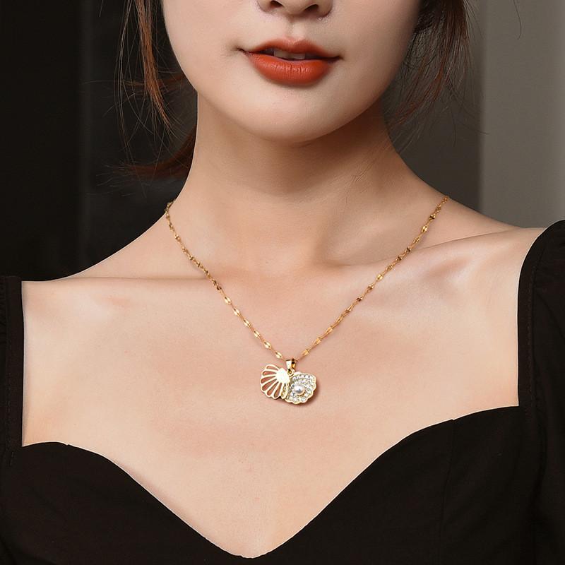Trendy Summer Shell Pearl Choker Necklace With Unique Fan Shape And Water Wave Chain For Everyday Wear
