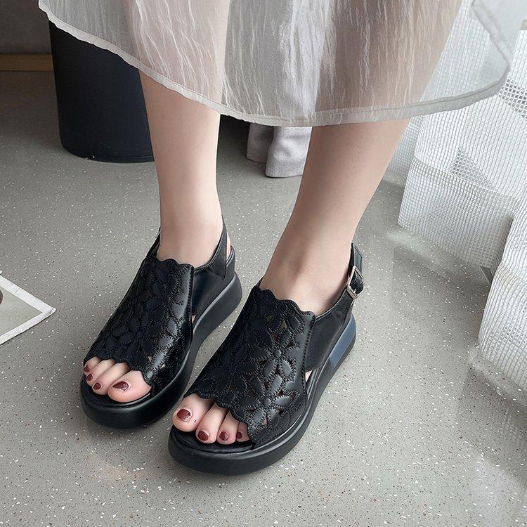 

Летние туфли на танкетке для женщин, босоножки в стиле ретро с открытым носком на платформе, полые цветы, женские повседневные босоножки с пряжкой и ремешком на высоком каблуке 35