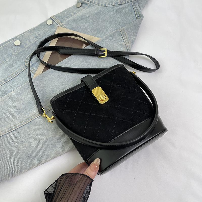 Popular Small Bag Women's Autumn and Winter New Matte Retro Messenger Bag Portable Bucket Bag