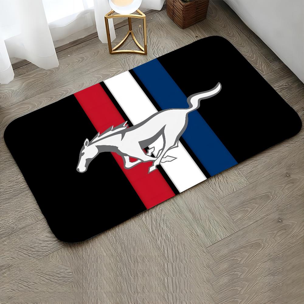 M-Mustang Auto Logo Aufgedruckte Fußmatte Haus Schlafzimmer Küche Rutschfeste Bodenteppich, Saugfähige Schmutzabweisende Fußmatten