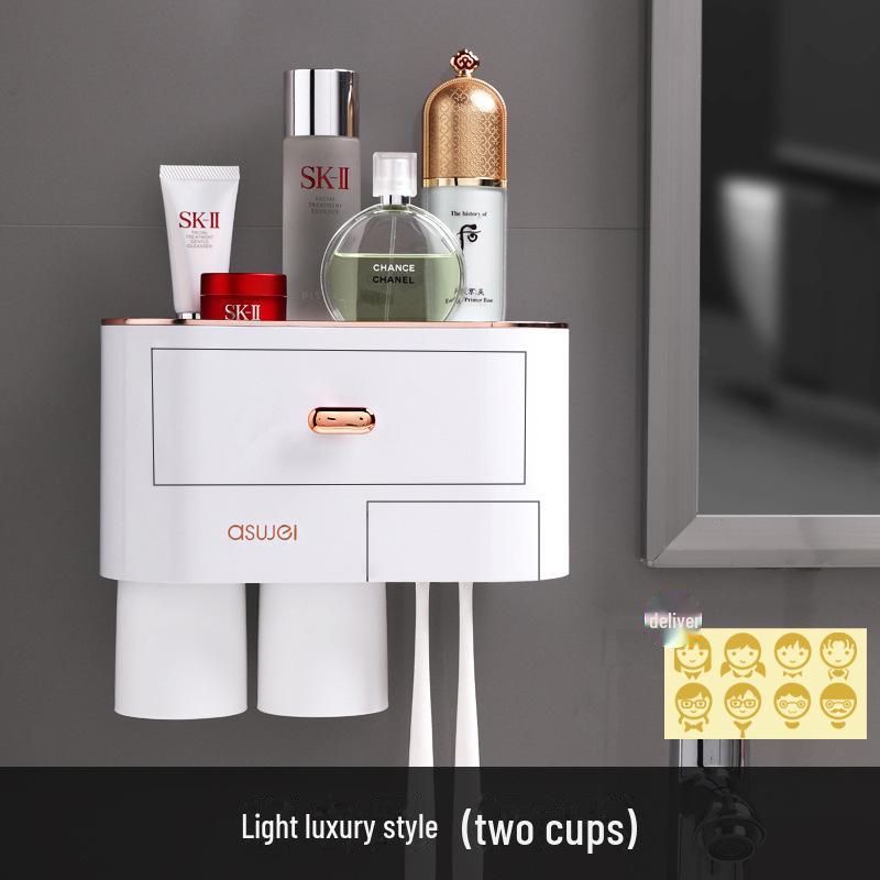 

Набор из зубной щетки и ополаскивателя для полости рта с настенным креплением и контейнером для хранения без перфорации