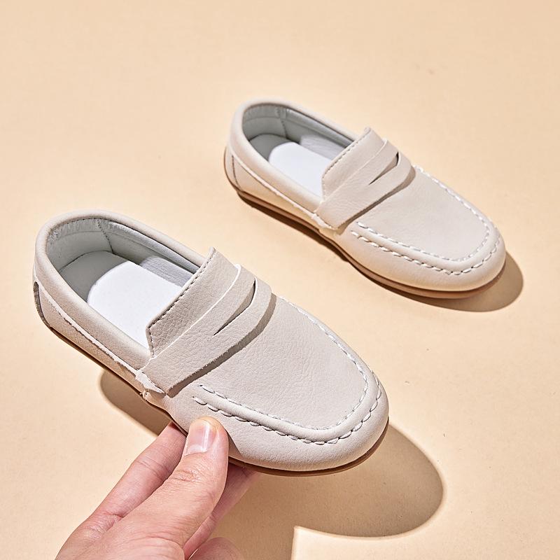 Jarní chlapecké slip-on boty v britském stylu z měkké kůže pro pódium a řeč 2025