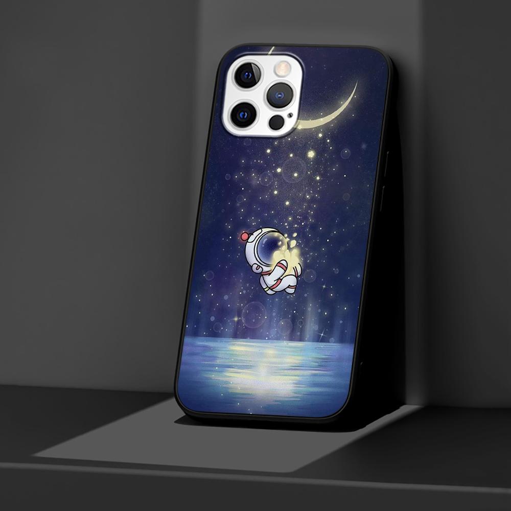 Cartoon Cute Astronaut Case for Apple iPhone 14 11 13 12 Pro Max XR 7 8 + SE 2020 XS 6 6s Plus 5 5s Black Silicone Phone Cover