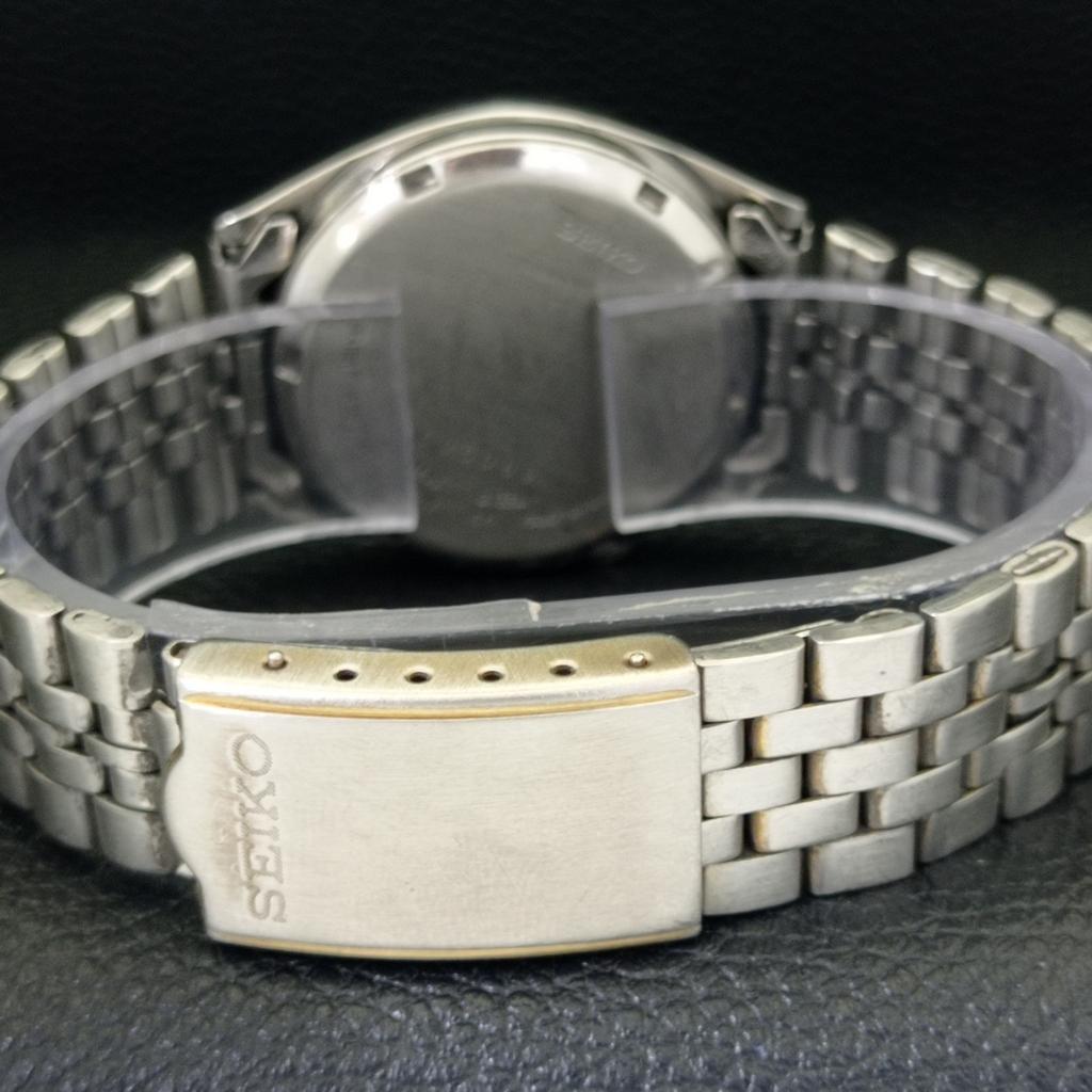USED GENUINE VINTAGE SEIKO 5 AUTOMATIC JAPAN MENS BLACK DIAL WATCH a433325-2 R115-a433325