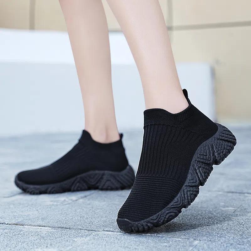 Summer Knitted Casual Sports Shoes For Men Women Lightweight Breathable Platform Sneakers Men Trainers Fashion Running Shoes Man