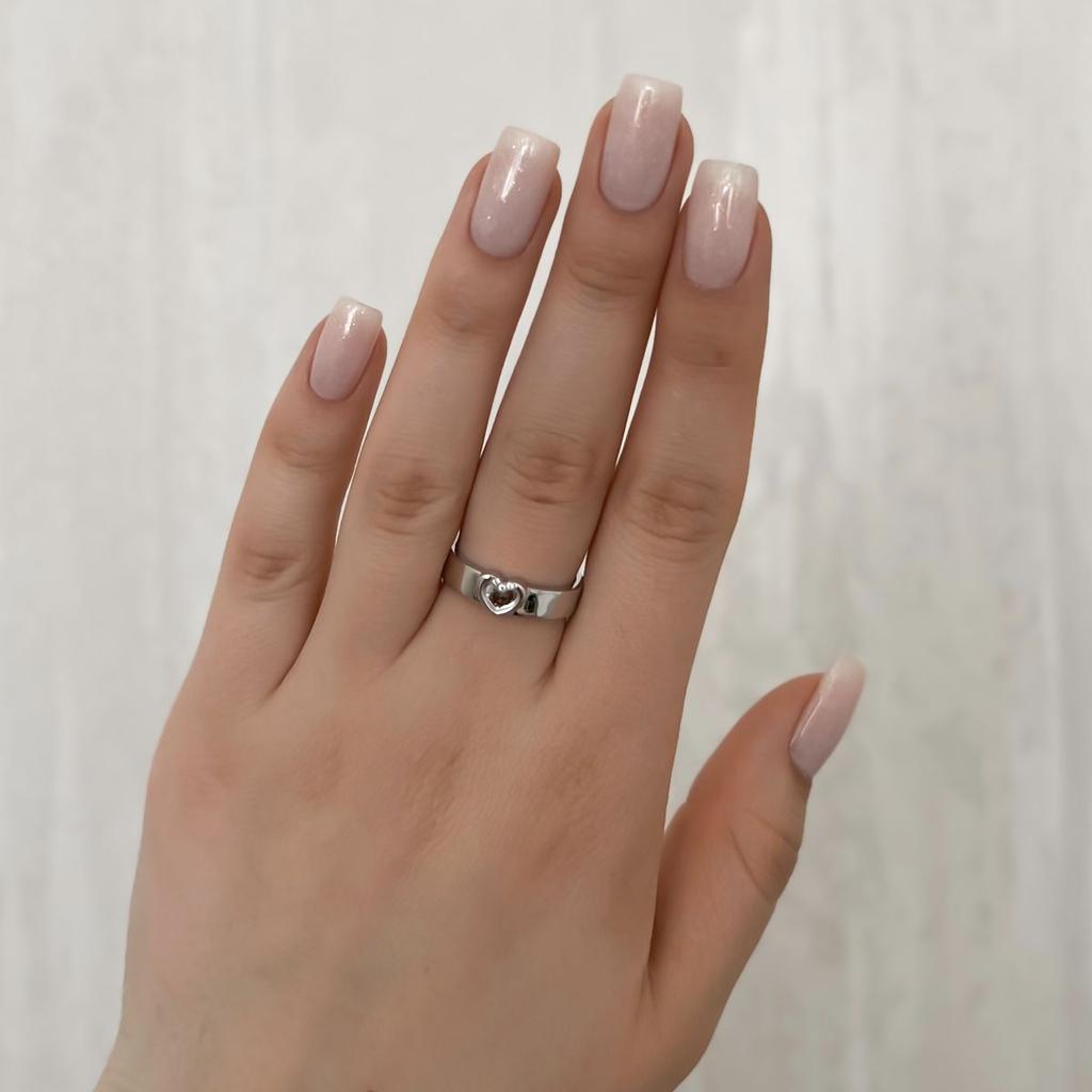 Серебряное кольцо с фианитами (2143741)