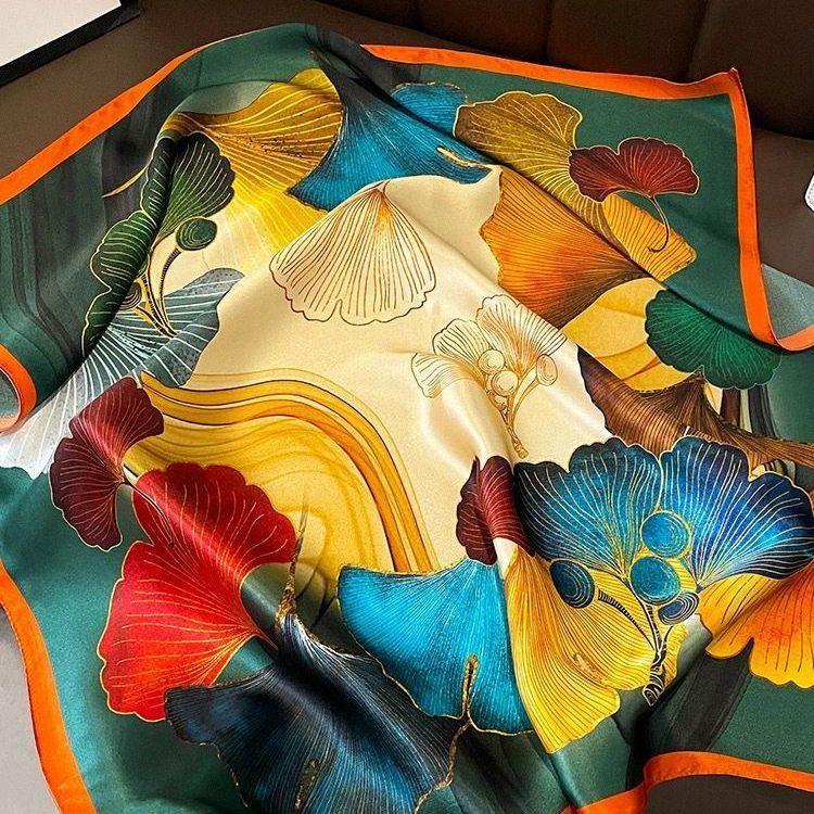 Damen Chinesischer Stil Retro Wald-Print Seidenähnlicher Kleiner Quadratischer Schal | Frühling & Sommer Halsschutzschal für Damen