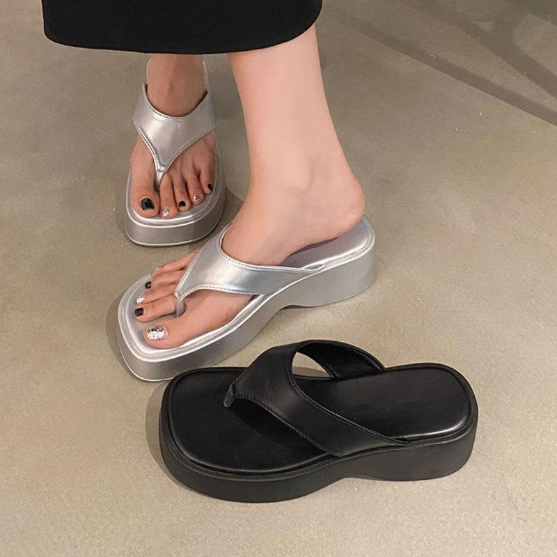 Small muffin bottom flip-flops women's summer wear 2025 summer new casual heightening thick-soled slippers