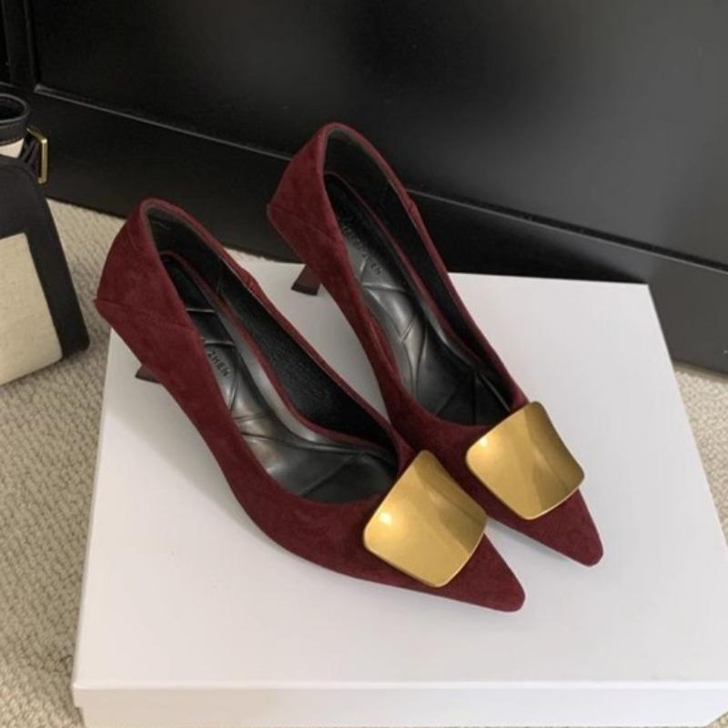 Mode Damenmode Schuhe mit schlanken Absätzen Frühling Neu Spitzschuh Flacher Ausschnitt Wildleder Metallschnalle Rutschfest Verschleißfest Hohe Absätze