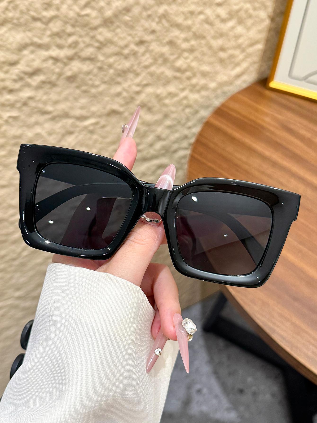 1Pc Retro Fashion Square Sunglasses Casual Casual Personalized Rivet Rectangular Sun Glasses Beach Eyewear