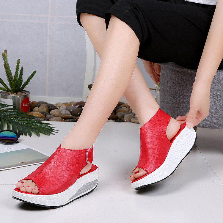 Mote Kvinner Sommer Kvinnelige Sandaler Vintage Wedges Plattform Sko Peep Toe Sandal Høye hæler Sko