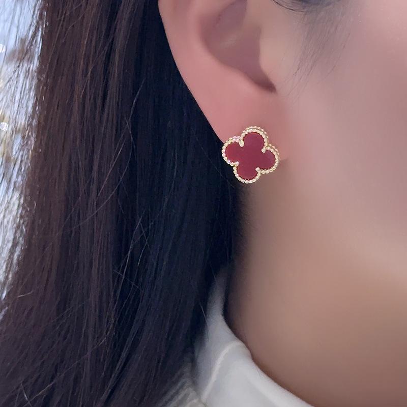 Fashion Earrings Simple Sweet Fresh Exquisite Lucky Four-leaf Clover Earring Buckle Temperament Female Earrings