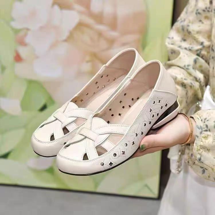 Hollow women's shoes summer breathable bag head middle-aged and elderly mother sandals leather soft sole women's hole single shoes comfortable an