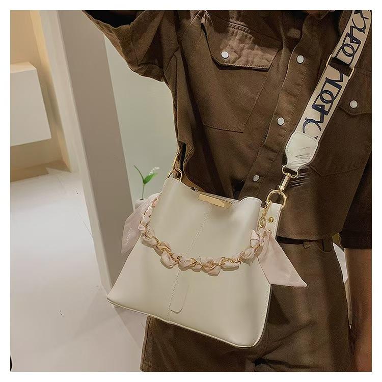 New Fashion  Shoulder Bags For Woman Large Capacity Ribbon Chain Bucket Bag Crossbody purse Handbags luxury bags deisgners