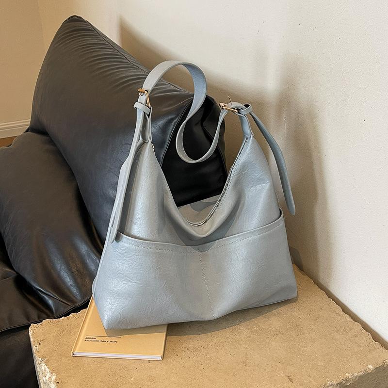 Casual Bag Women's Large-capacity New Fashion Shoulder Messenger Commuter Bag