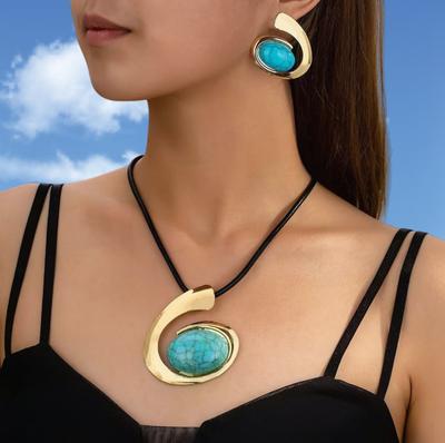 New, Fashionable Exaggerated Spiral Snail Personalized Design Pendant Necklace Stud Earrings Necklace Set