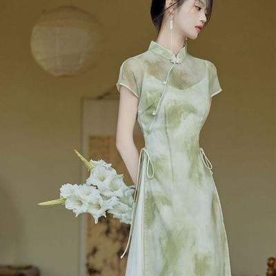 Abito da sera con camicetta e bretelle in cheongsam modificato in stile cinese