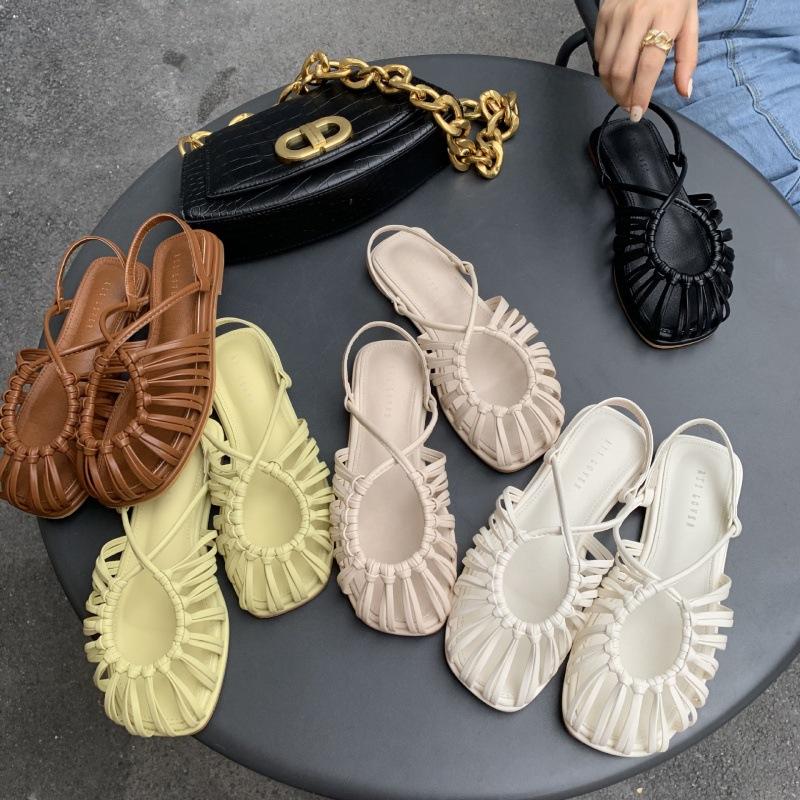 Woven hollow low-heeled bag head Roman sandals 2025 women's summer thick heel with retro brown flat bottom round head