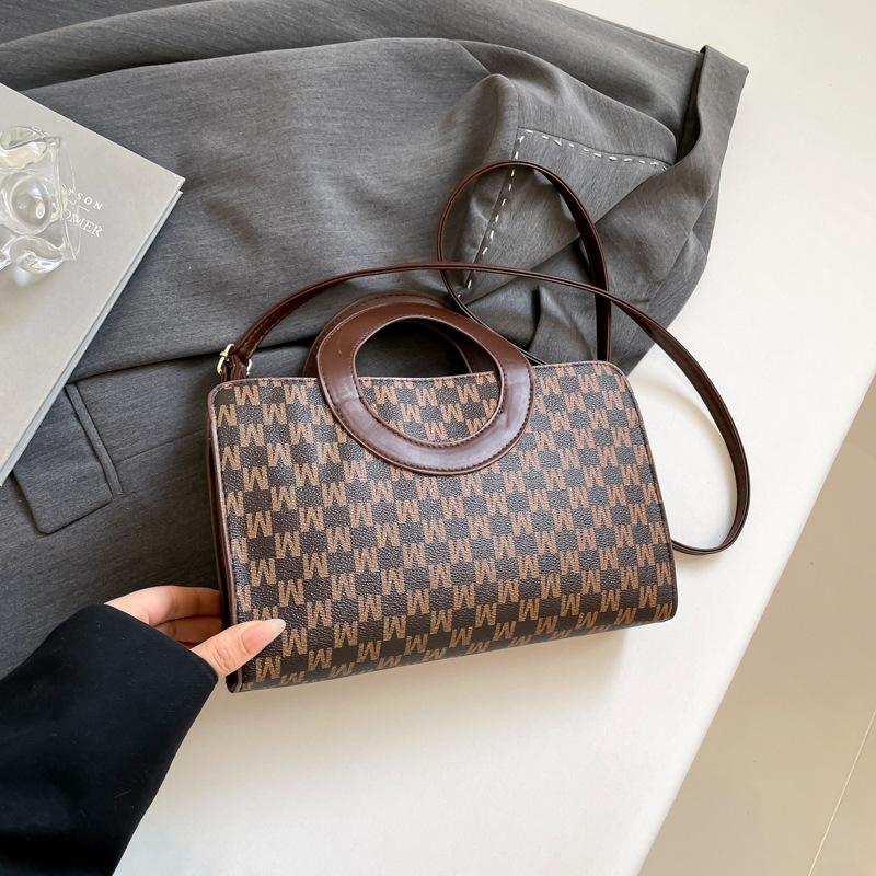 

2025 new summer fashion ring portable small square bag texture shoulder bag niche design messenger simple women s bag