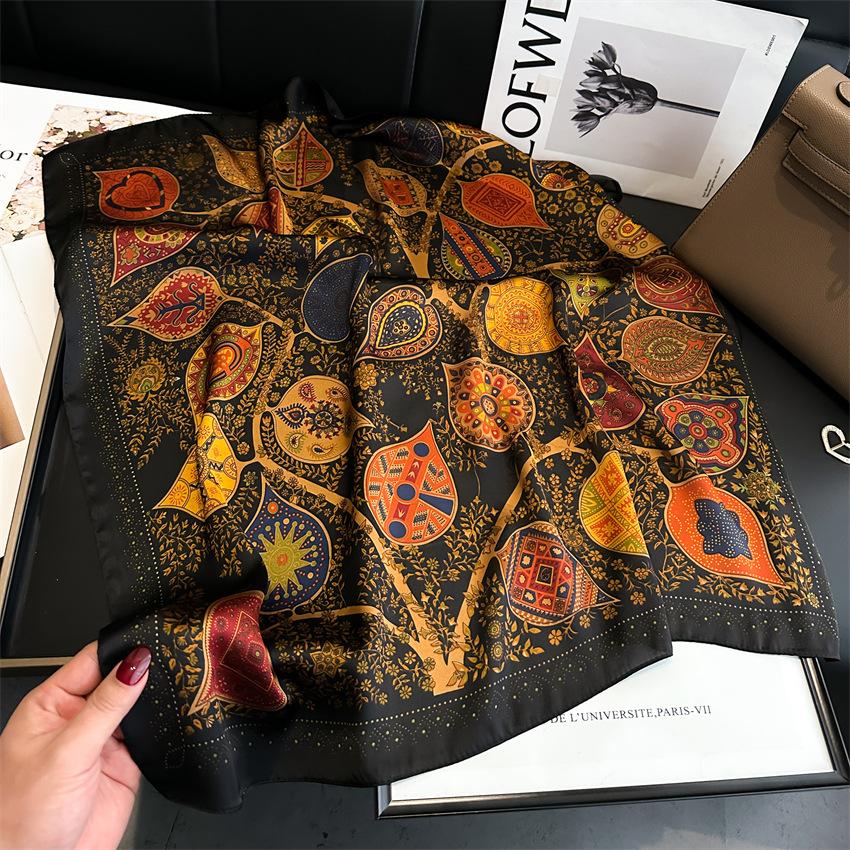 Retro printed silk scarf women's square scarf 71cm simulated silk scarf European and American style shawl headscarf decorative sunscreen new