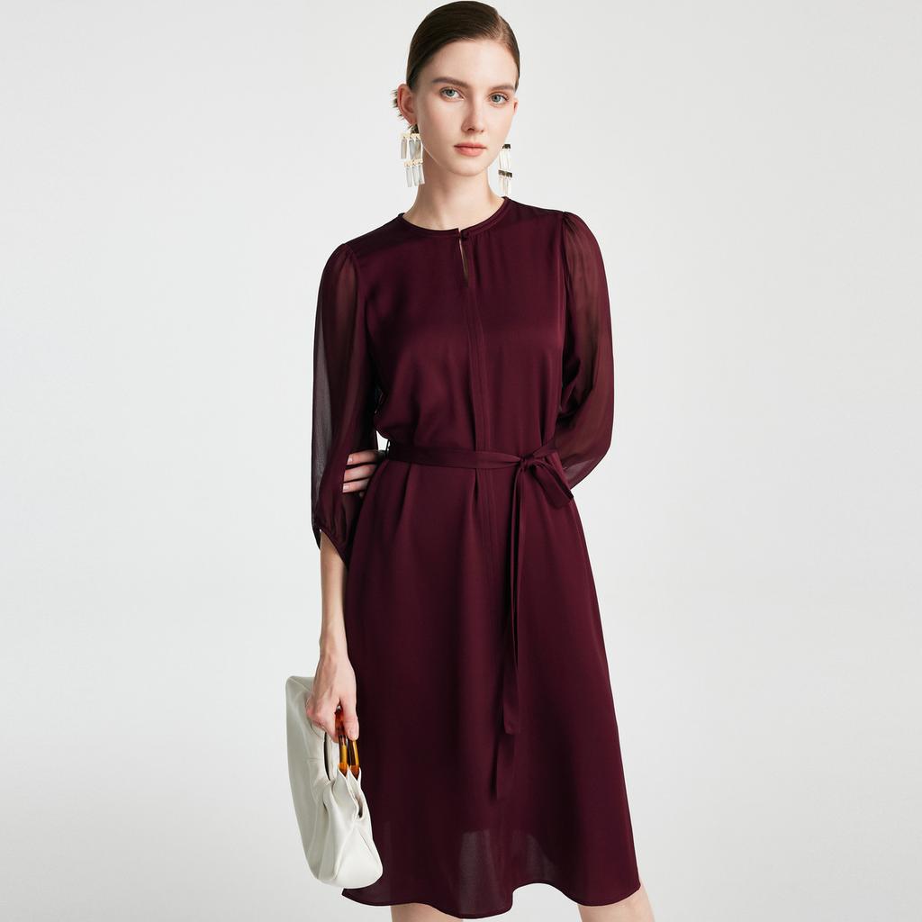 Tranquil luxury and grandeur: Spring and summer round neck cinched waist slimming, simple and elegant mulberry silk micro elastic dress