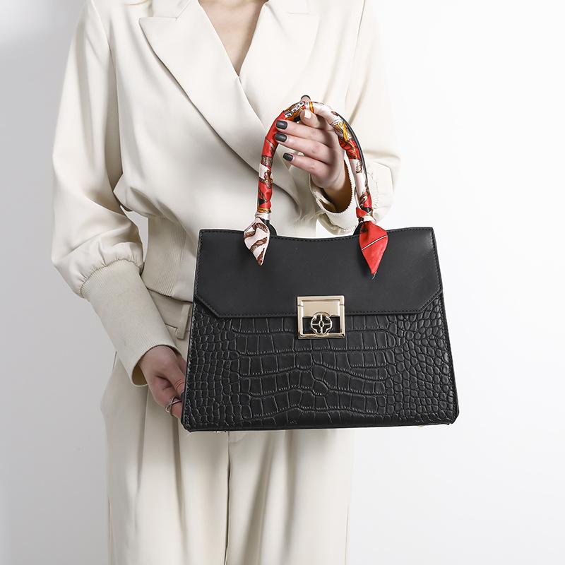 Red handbag for women, mother's wedding bag, elegant wedding handbag for middle-aged ladies, mother-in-law's birthday gift, women's bag