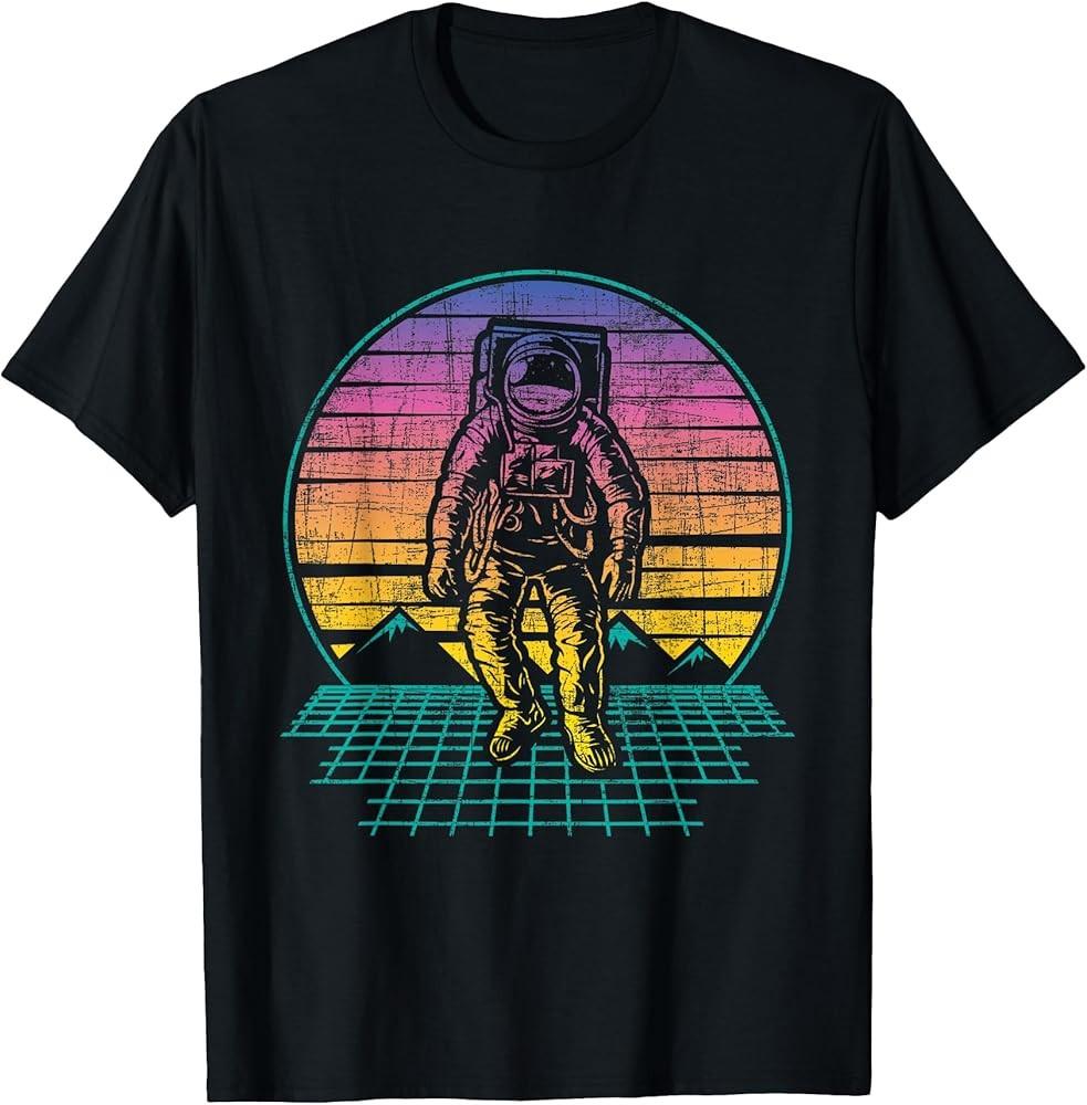 Retro Vintage Astronaut - Spaceman Universe Planets Galaxy T-Shirt Unisex T-Shirt M