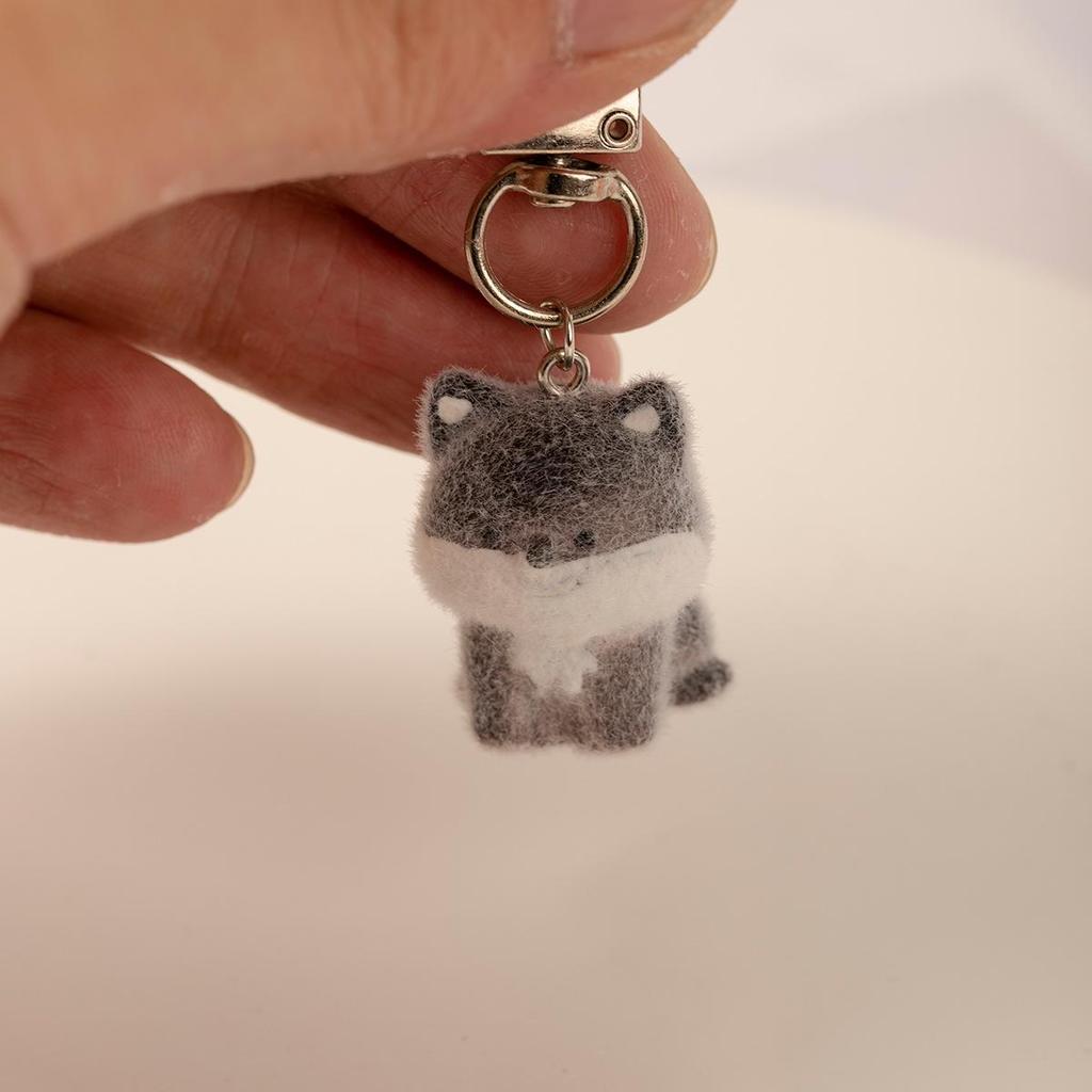 Colgante Llavero Mini Cachorro de Resina Flocada: Encantador Adorno de Llavero para Bolso DIY