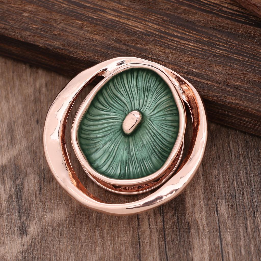 New round hollow enamel color lotus leaf magnetic suction brooch, high-end brooch for women out of the street party