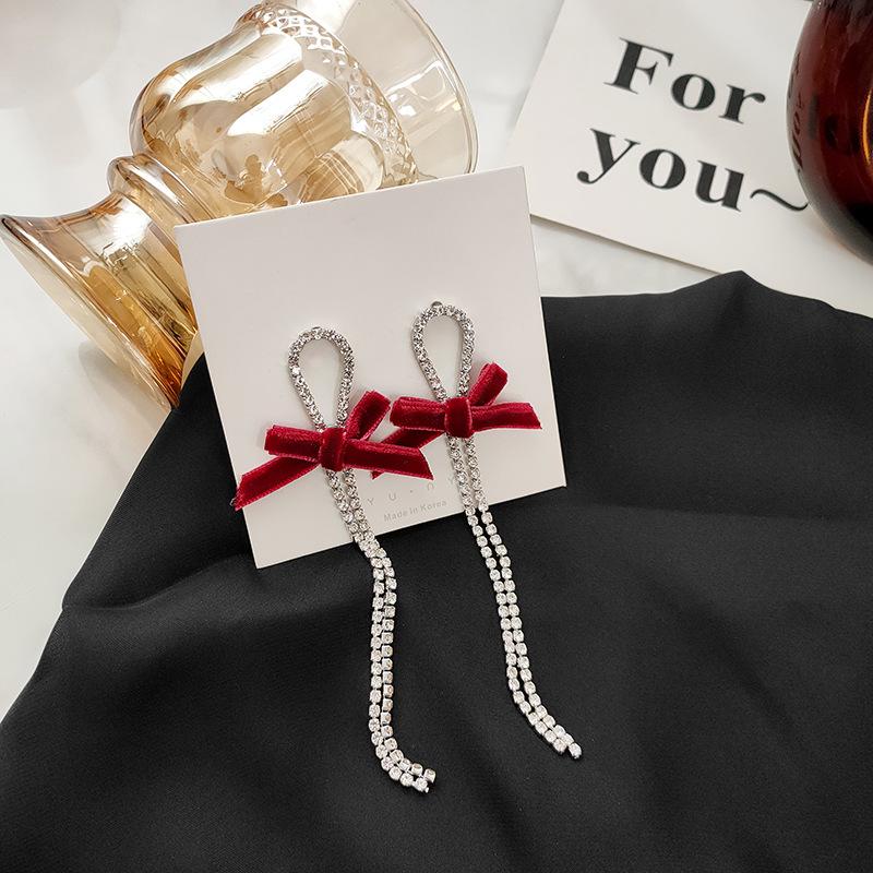 

Retro Tassel Ear Clips with Black Bow & Rhinestones, Palace Style Burgundy Velvet Stud Earrings for Women