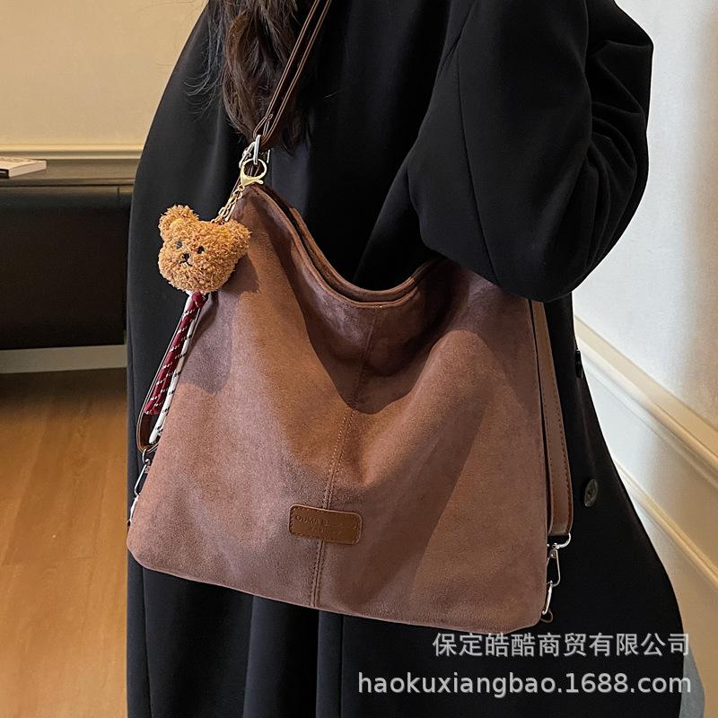 Retro commuter tote bag women's large capacity 2025 new fashion Korean version shoulder messenger bag multi-functional backpack