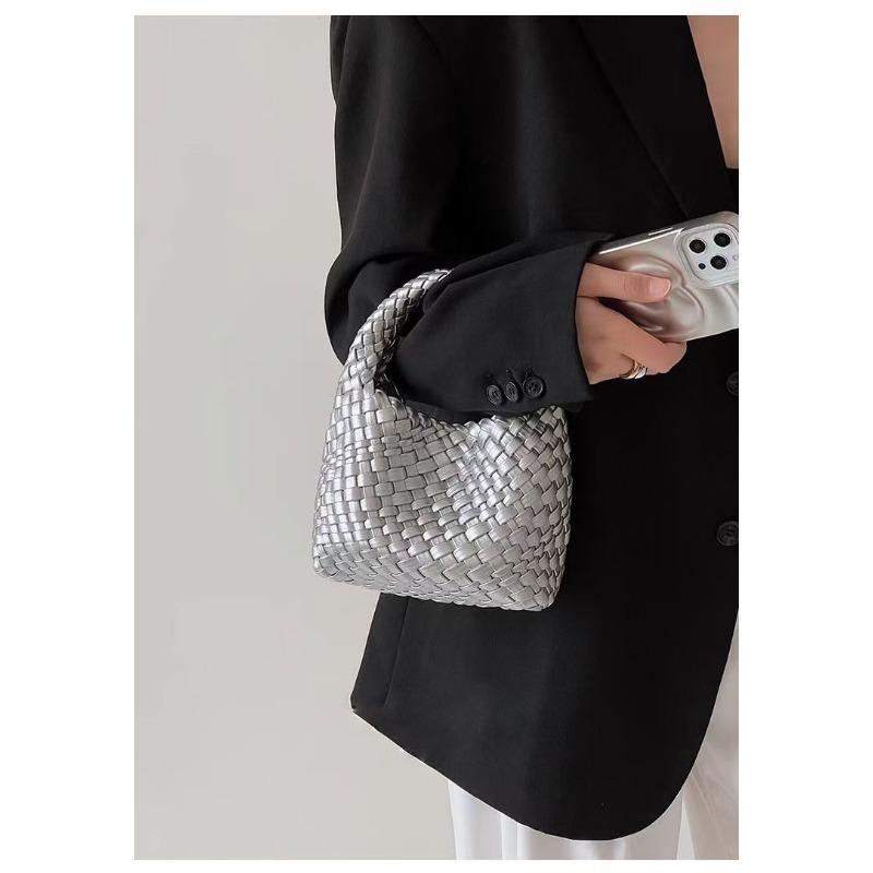 New hand-woven small bucket bag handbag women s summer high-end niche design shoulder messenger bag