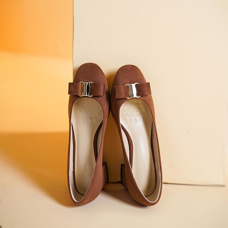Not tired feet French temperament brown suede thick heel high heels women's professional commuting round head light mouth single shoes women's shoes