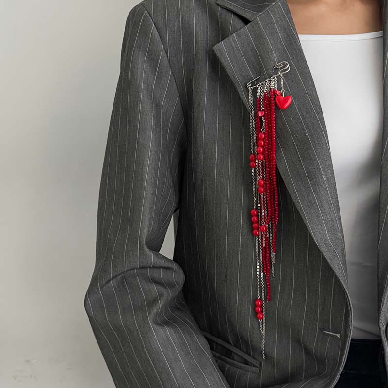 Exaggerated Red Crystal Bead Brooch for Women Men Punk Long Tassel Chain Heart Pendant Brooch Suit Decoration Jewelry Accessorie