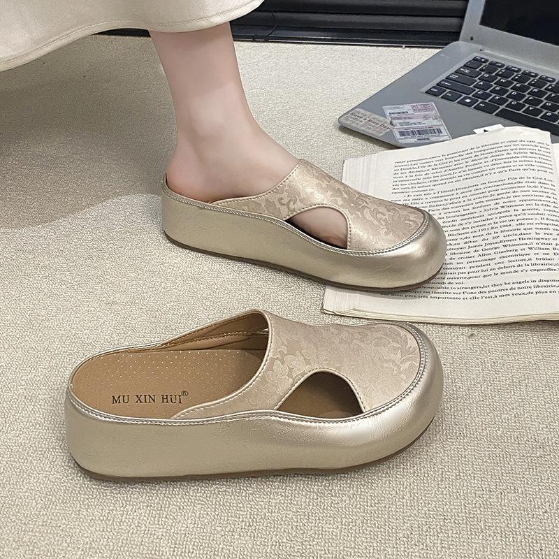 Silver thick-soled heightened pinch-on flip-flops for women's outerwear 2025 summer new fashionable versatile beach cool slippers