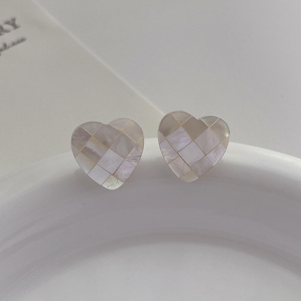 Geometric Mosaic Heart Shell Earrings: Elegant, Minimalist Design for Women