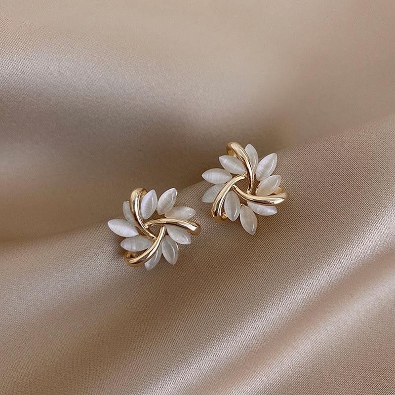 Elegant Exquisite Opal Petal Circle Stud Earrings For Woman  New Classic Jewelry Luxury Party Girl'S Unusual Accessories