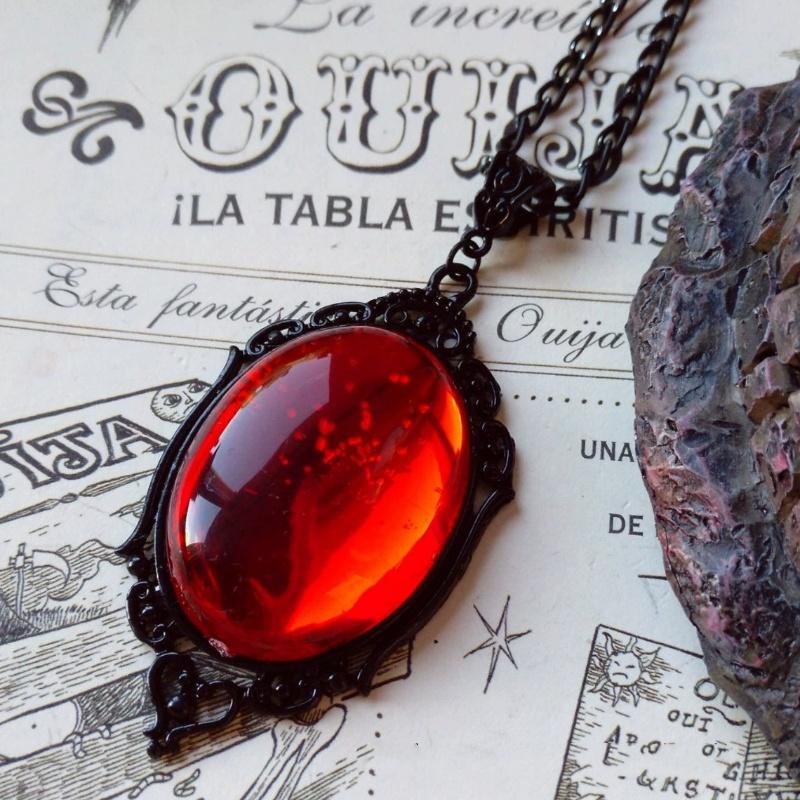 New Vintage Red Quartz Crystal Necklace Men's And Women's Talisman Pendant Classical Style Jewelry Accessories
