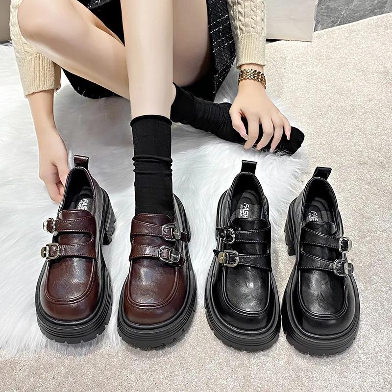 Spring and Autumn New Women's Casual Shoes Solid Color Buckle Medium Heel Shoes PU Upper Outdoor Fashionable Retro Zapatos Mujer