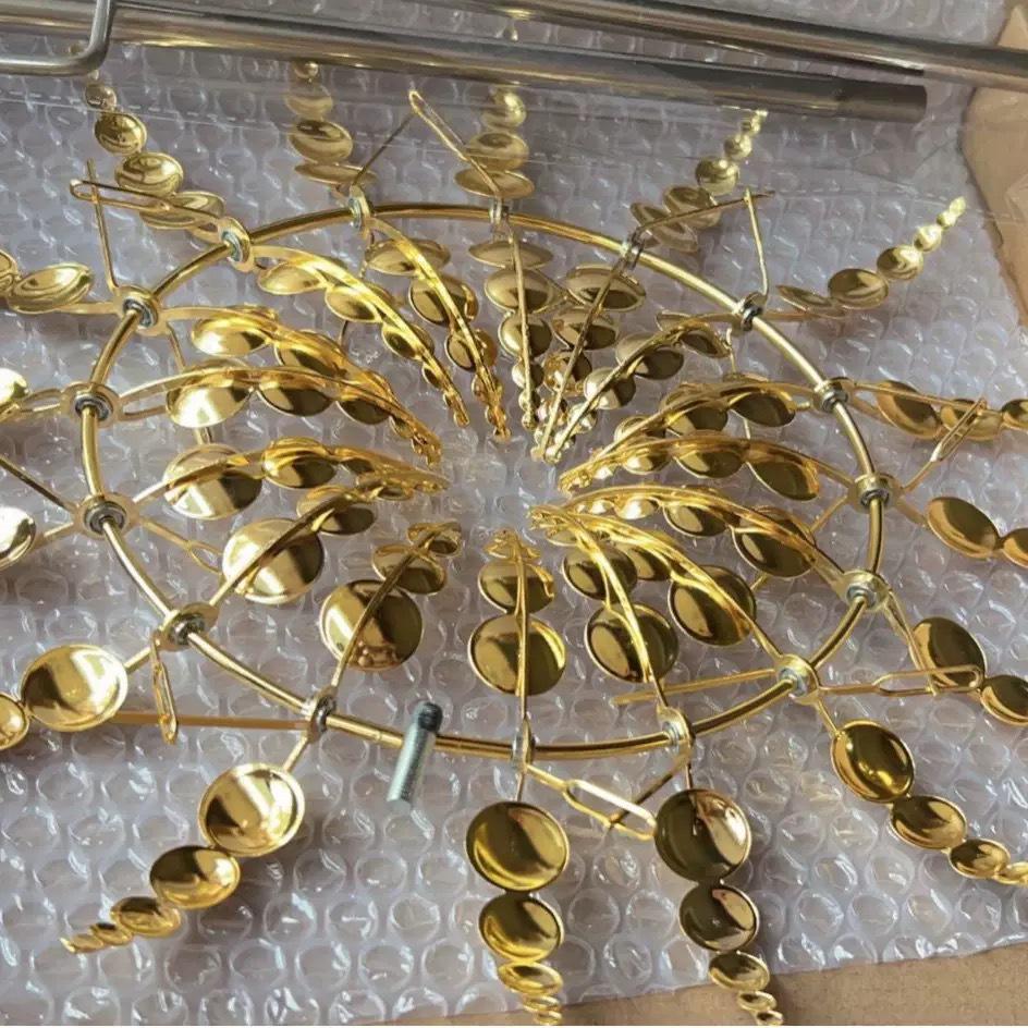 

Metal Rotating Windmill Spinner for Garden Decor золотий