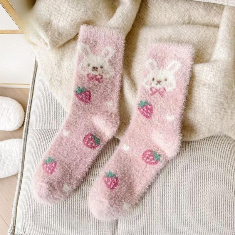 Comfortable and Warm Mink Fleece Socks for Autumn and Winter, Women's Warm Fleece Mid-calf Socks, Cartoon Soft and Versatile Casual Socks