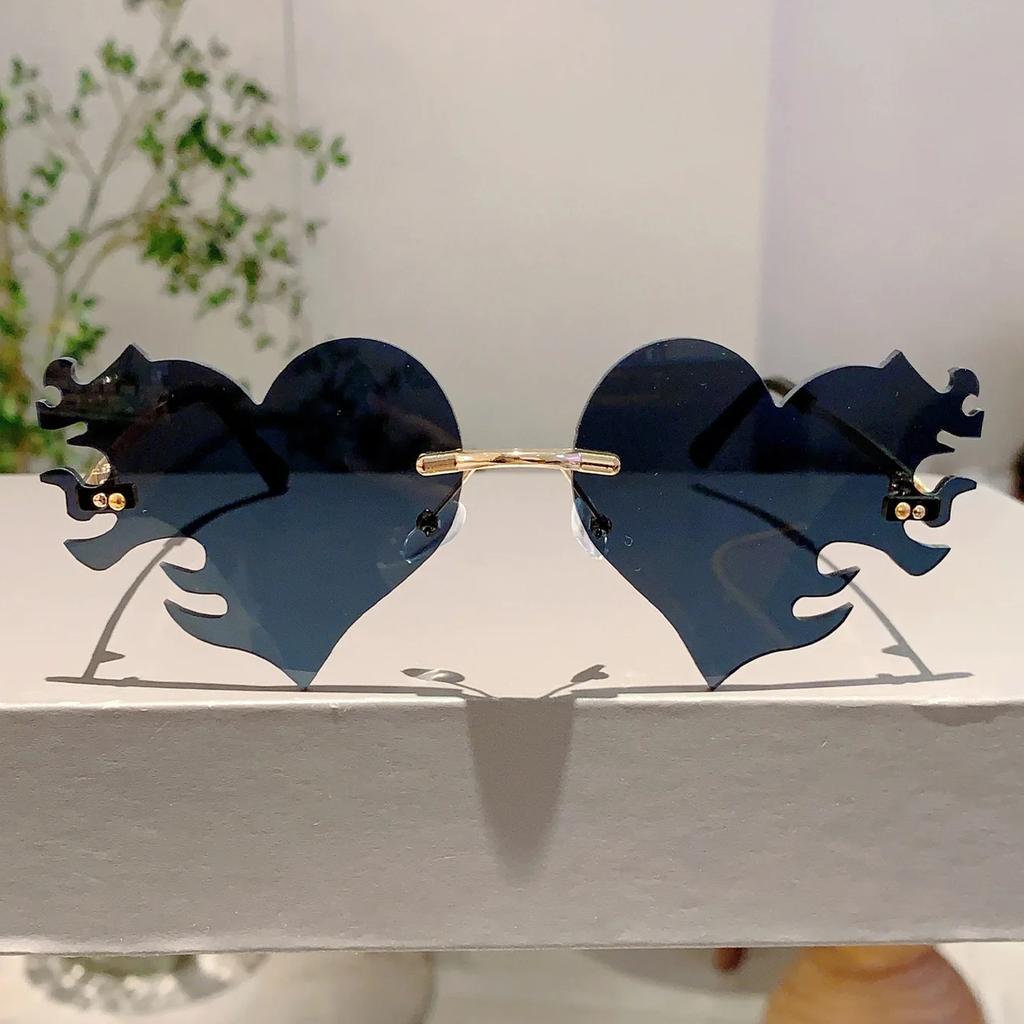 Vintage Rimless Flame Love Heart Sunglasses Women For Men Luxury Brand Designer Sun Glasses Punk Popular Party Hip Hop Eyewear