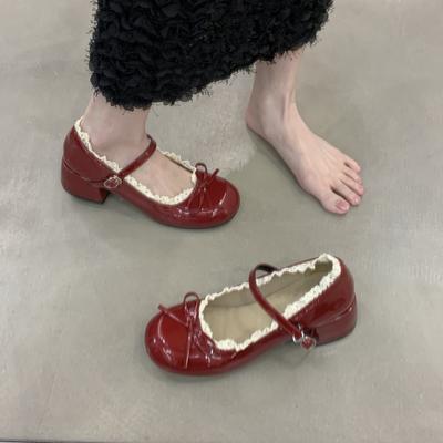 2025 Novos Sapatos Mary Jane Femininos com Laço Borboleta Couro Patente Elegante Festa de Casamento Salto Grosso Calçados Femininos