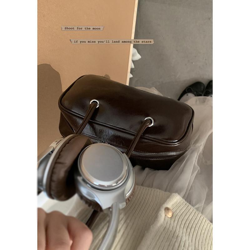 IELGY Niche Underarm Small Square Bag Retro Shoulder Simple Handbag