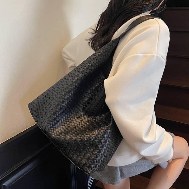 Pu Handheld Water Bucket Bag For Women With Woven Design And Large Capacity For Daily Use