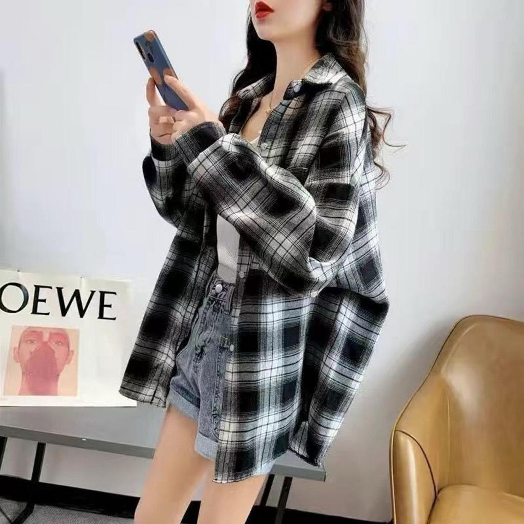 2026 Spring/Autumn Women's Loose Plaid Shirt - Versatile Korean Retro Hong Kong Style Outerwear.