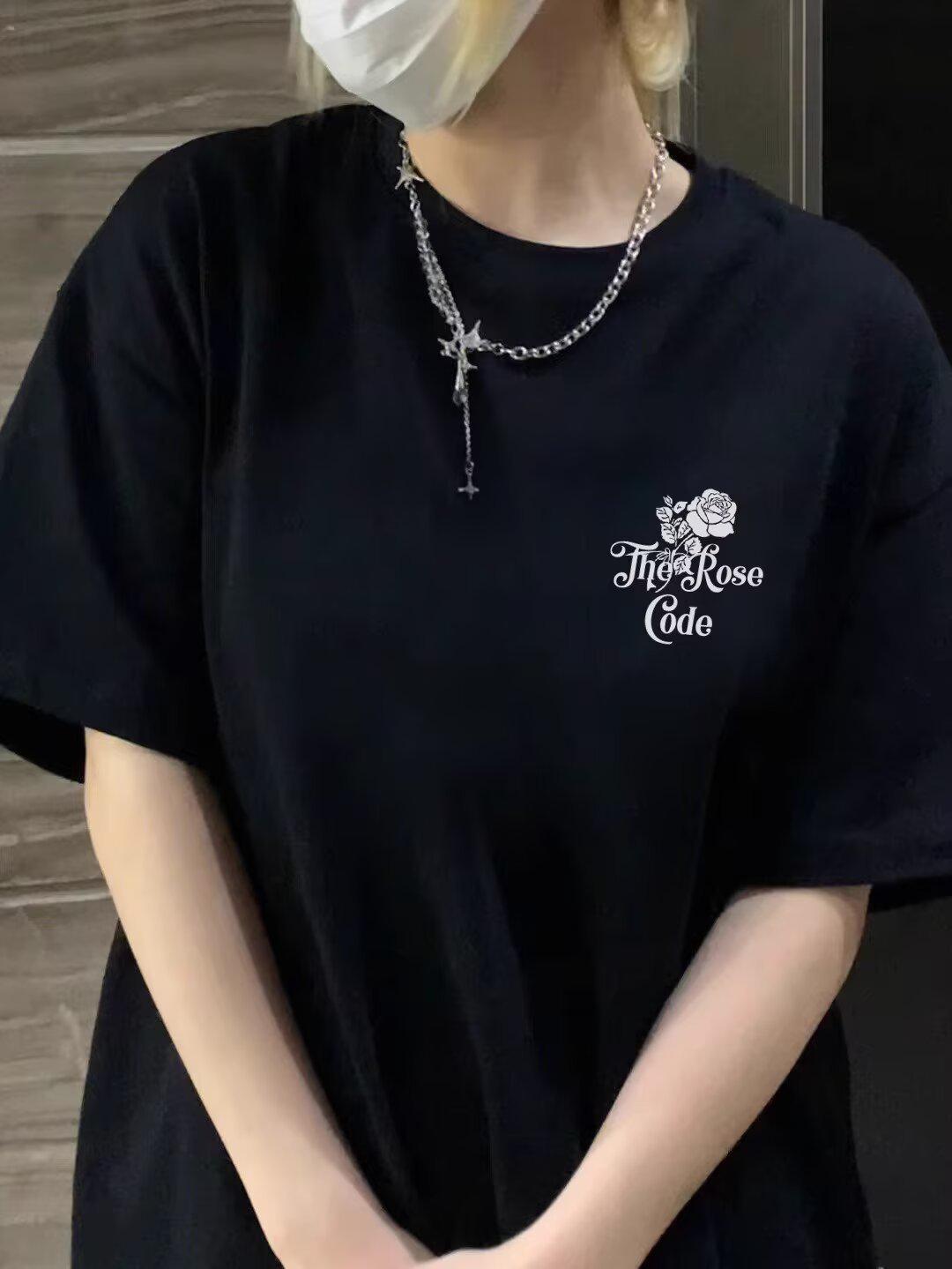 

Женская хлопковая футболка с принтом роз - Короткий рукав, Американский ретро стиль, Гонконгский стиль, Шик больших размеров, Летняя уличная одежда XL чёрный