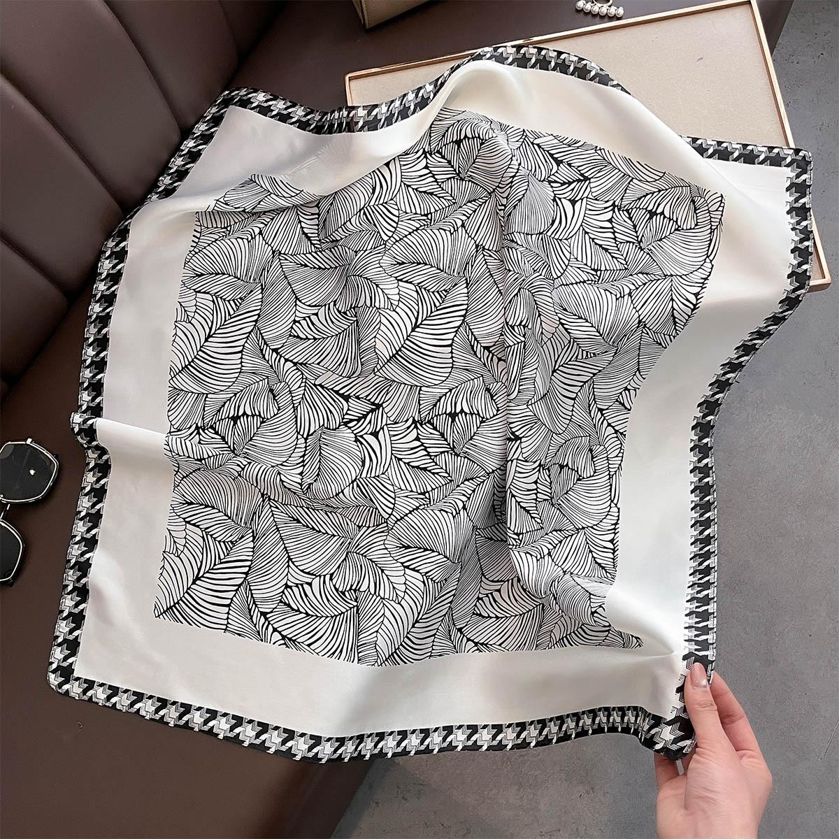 

New Geometric Fashion Emulated Silk Square Scarf for Women All-matched Scarf Sunscreen Shawl Multi-functional Scarf 70*70cm